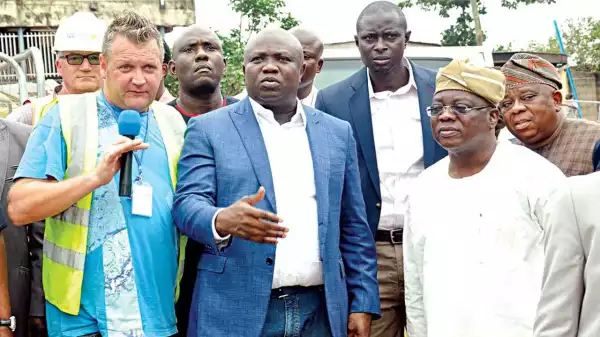 Ambode gives road projects contractors December ultimatum